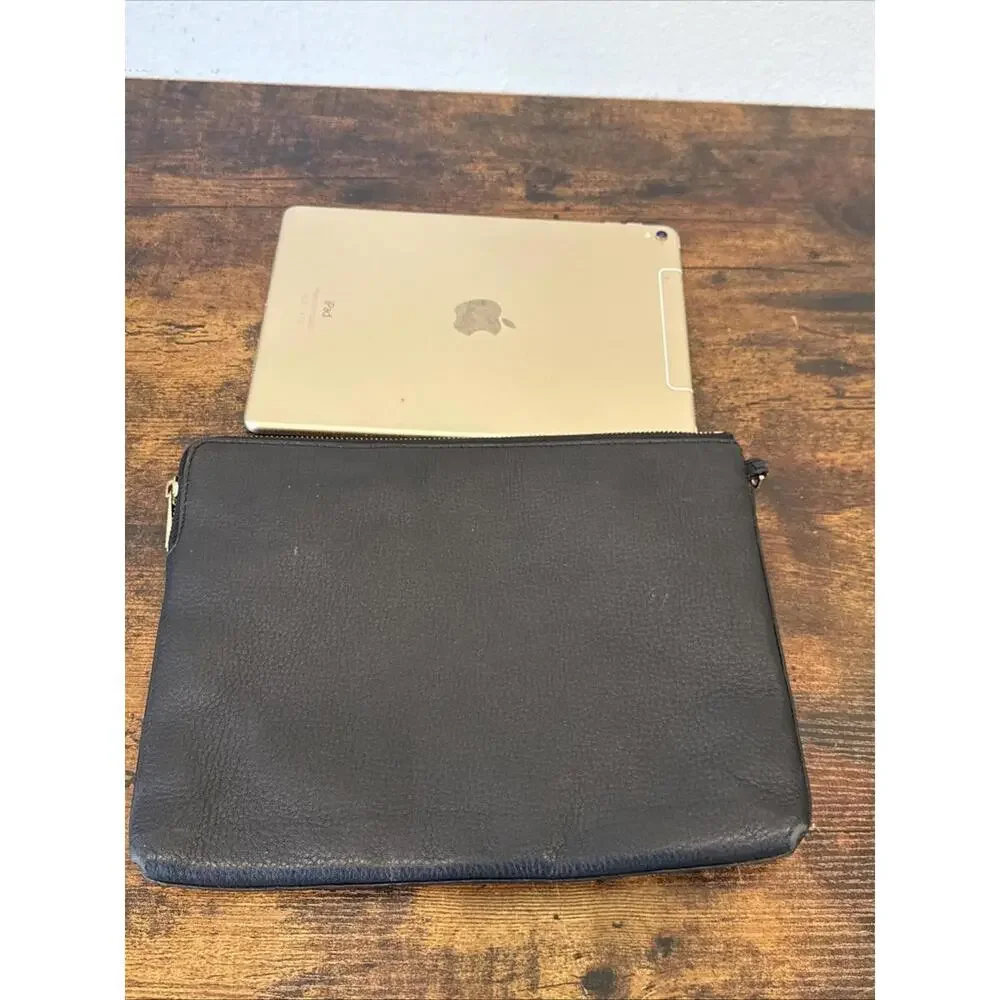 Tory Burch Leather iPad/Tablet Case | Full Size 8.5x11 | Padded | Elegant | VEUC